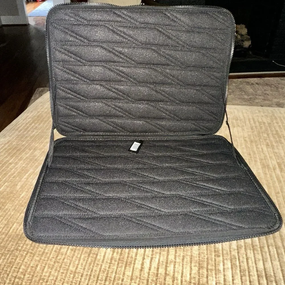 Thule Gauntlet Laptop Sleeve Case for  14